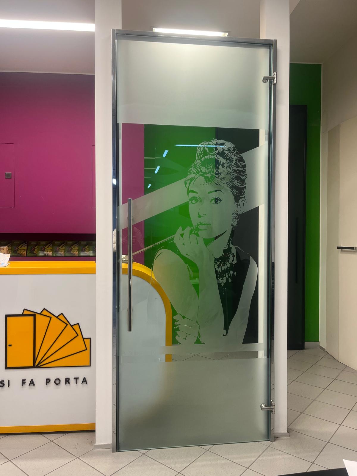 Porta a vetro decorato con disegno casali pronta consegna