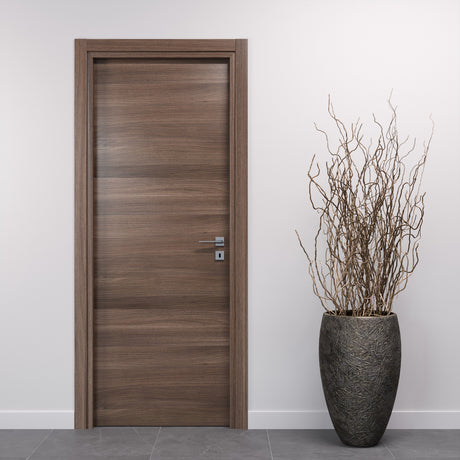 porta_in_noce_orizzontale_con_maniglia_finitura_argento